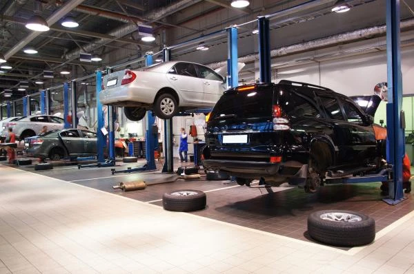 Entretien automobile et révision de véhicule avec SKL AUTO SERVICE